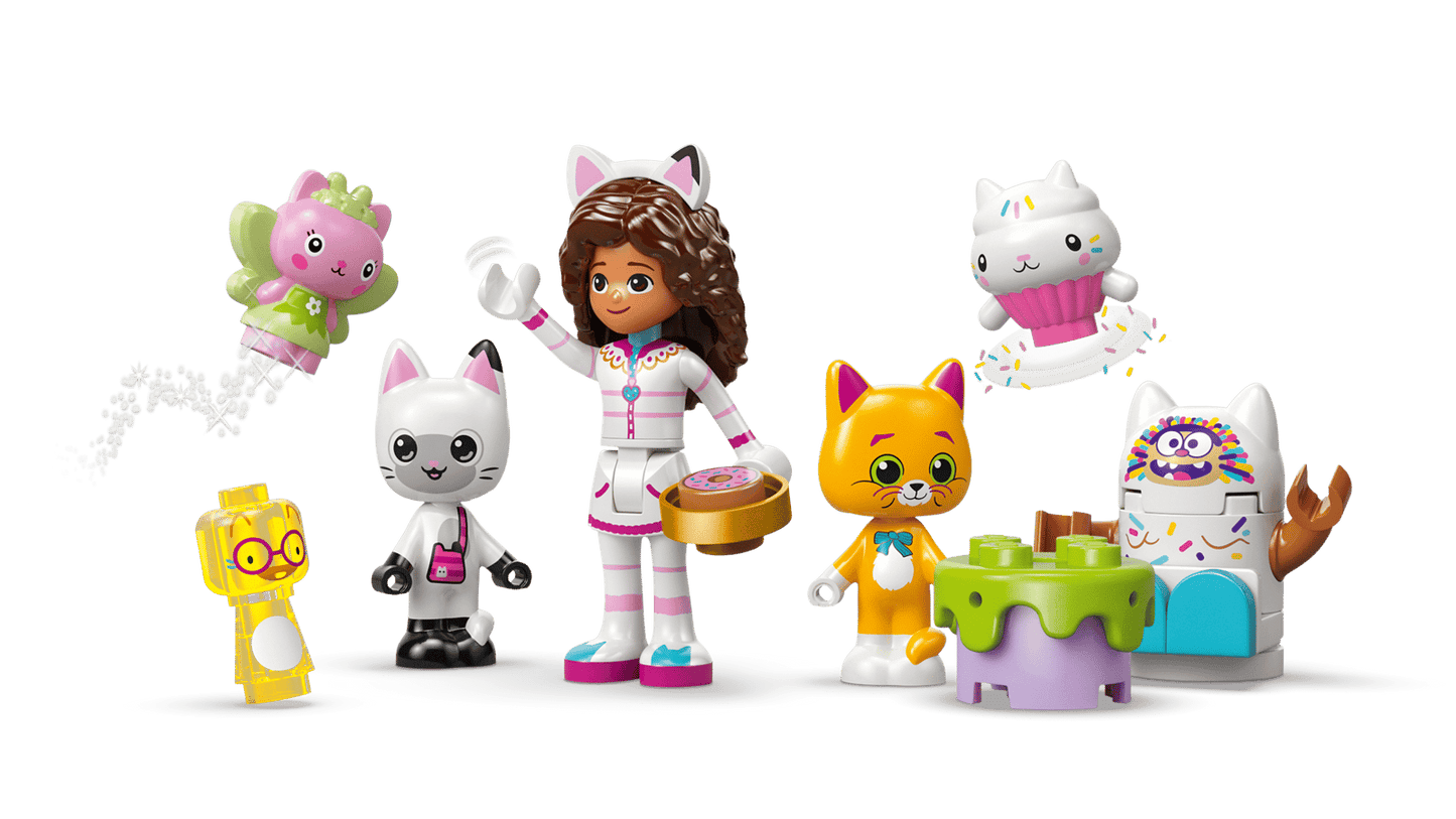 Gabby's Sweet Treat Mountain & Kitty Garden Lego