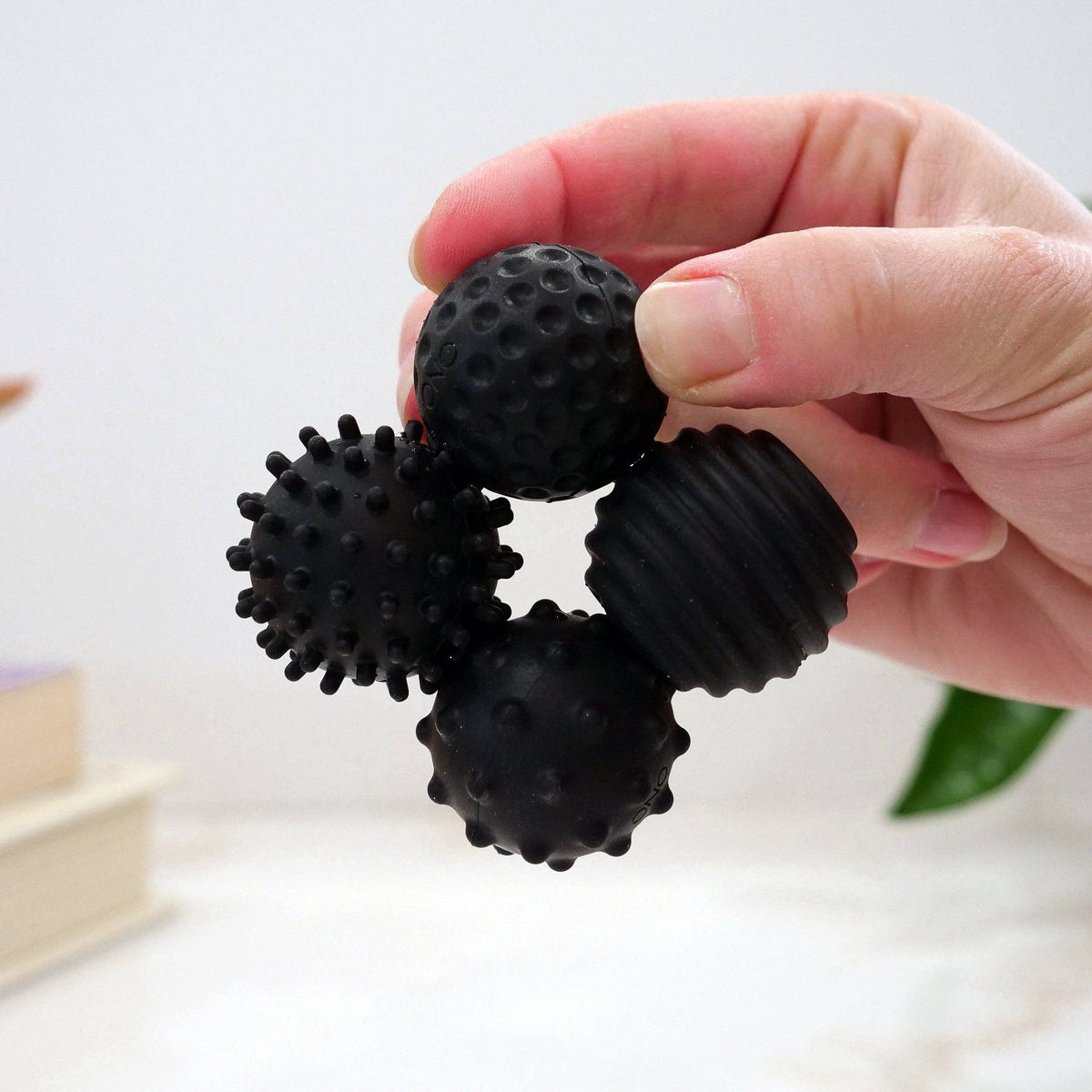 Silicone Magnetic Fidget Balls: Emerald / 4 Pack