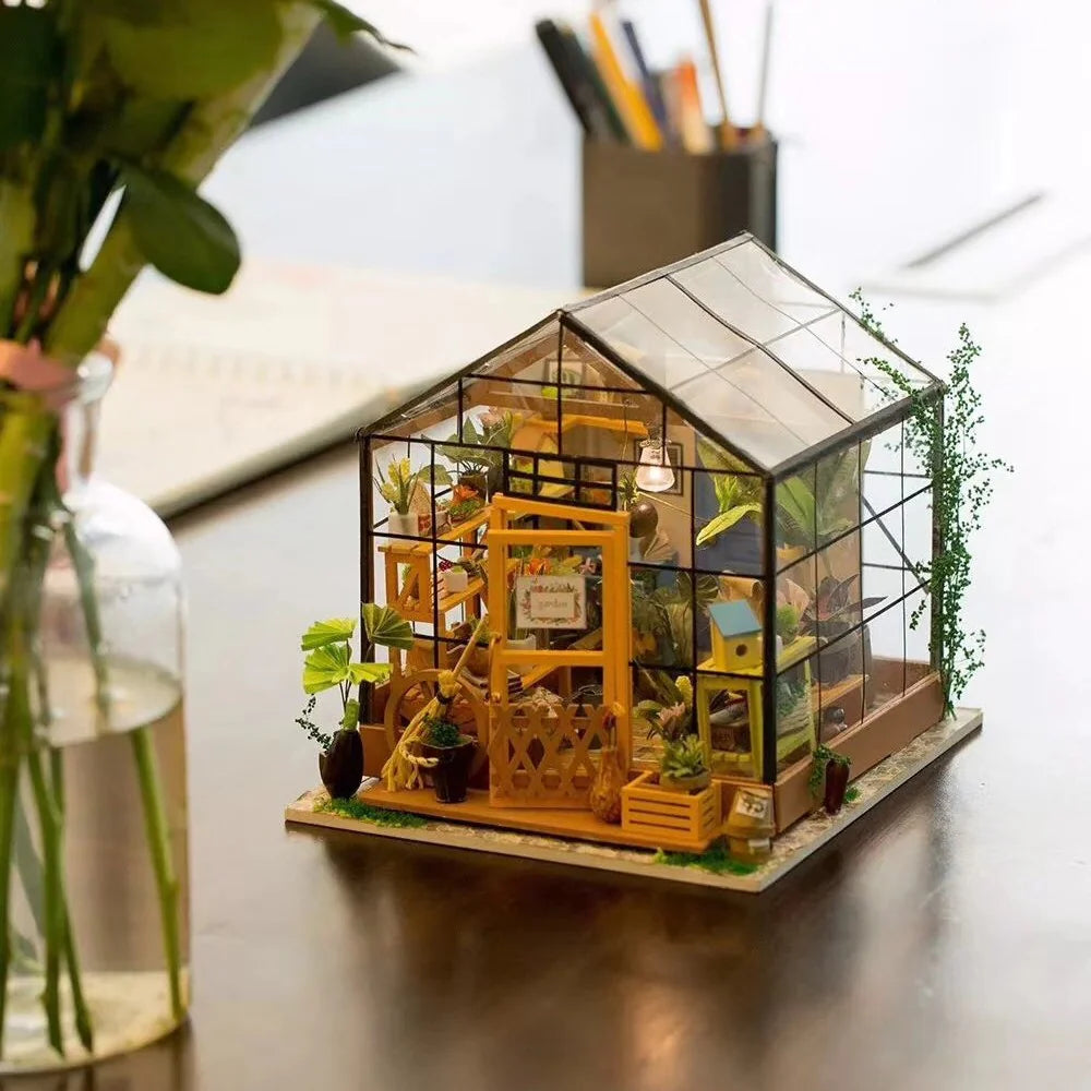 DIY Miniature: Cathy's Flower House