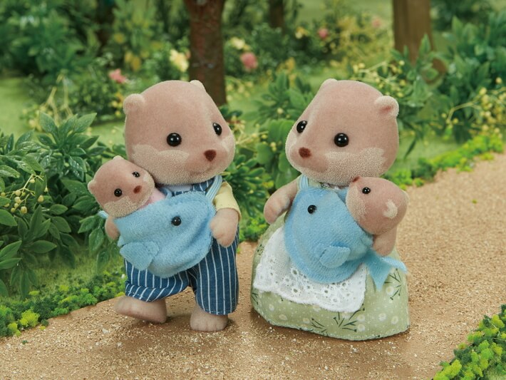 Splashy Otter Family Calico Critters